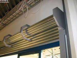 Effektivt brandskydd företag med brandgardiner och brandjalusier från Jari Safe, anpassade efter verksamhetens behov.